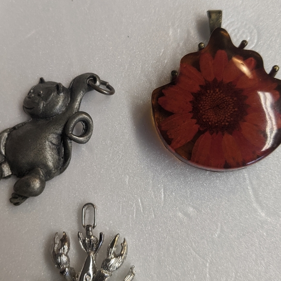 Pendant Lot / Set of 3 / Assorted - Picture 8 of 8